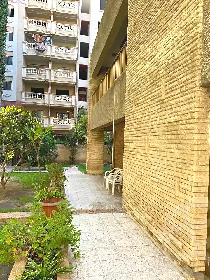 https://aqarmap.com.eg/ar/listing/6842588-for-sale-alexandria-al-agamy-lbytsh-shahr-al-assal-st