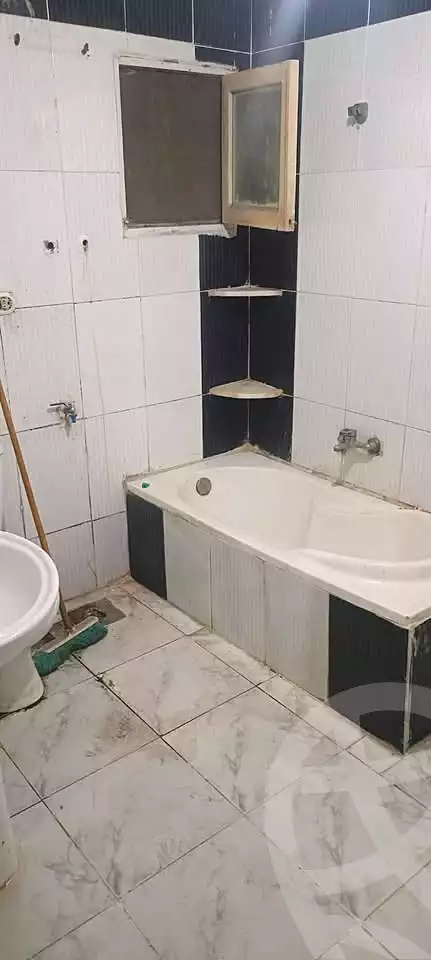 https://aqarmap.com.eg/ar/listing/6842654-for-sale-alexandria-sydy-bshr-sydy-bshr-bhry-gamal-abd-el-nasir-st