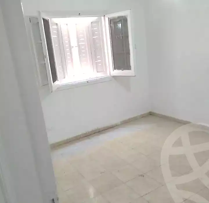https://aqarmap.com.eg/ar/listing/6843075-for-sale-alexandria-al-agamy-el-hanouvel-al-asdakaa-st