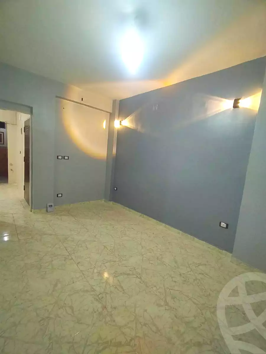 https://aqarmap.com.eg/ar/listing/6846913-for-sale-alexandria-alhadara-new-el-hadra