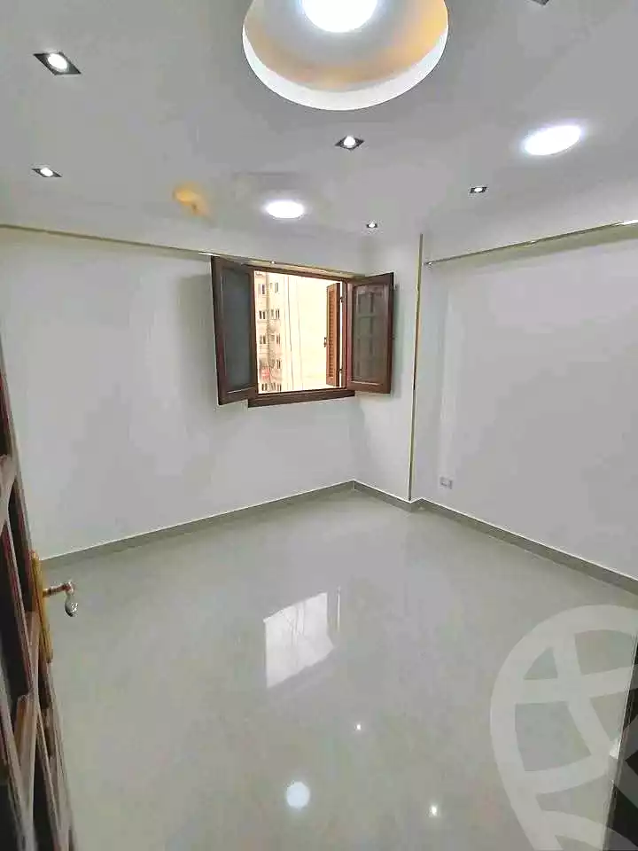 https://aqarmap.com.eg/ar/listing/6847069-for-sale-alexandria-sydy-bshr-sydy-bshr-bhry-gamal-abd-el-nasir-st