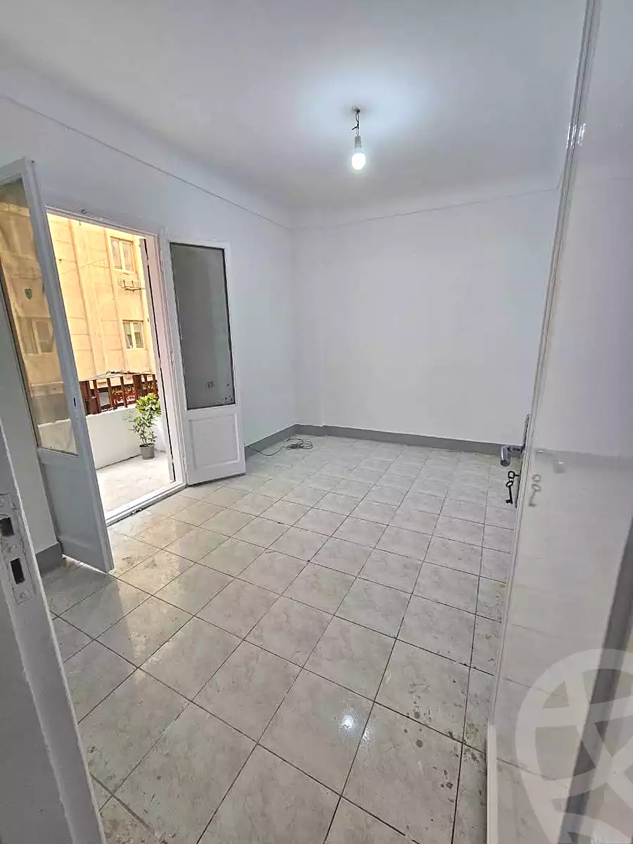 https://aqarmap.com.eg/ar/listing/6847132-for-sale-alexandria-sydy-bshr-sydy-bshr-bhry-amr-el-nogomy-st
