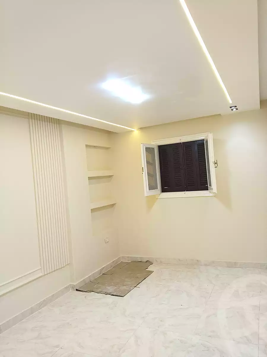 https://aqarmap.com.eg/en/listing/6847297-for-sale-alexandria-al-agamy-bw-ywsf-hosni-mubarak-st
