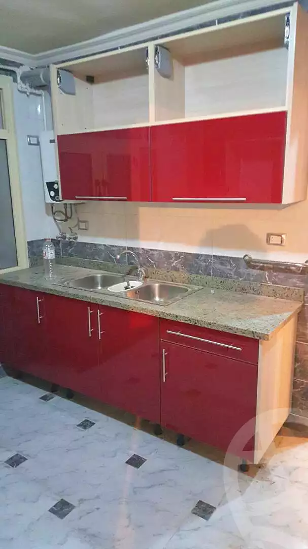 https://aqarmap.com.eg/ar/listing/6847890-for-sale-cairo-6th-of-october-el-hay-el-motamyz-el-motamayez-neighborhood-soaad-kafafi-st