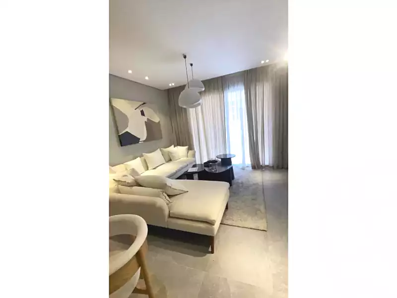 https://aqarmap.com.eg/ar/listing/6849194-for-sale-cairo-el-sheikh-zayed-city-compounds-kmbwnd-fyldj-wyst-dr-llttwyr
