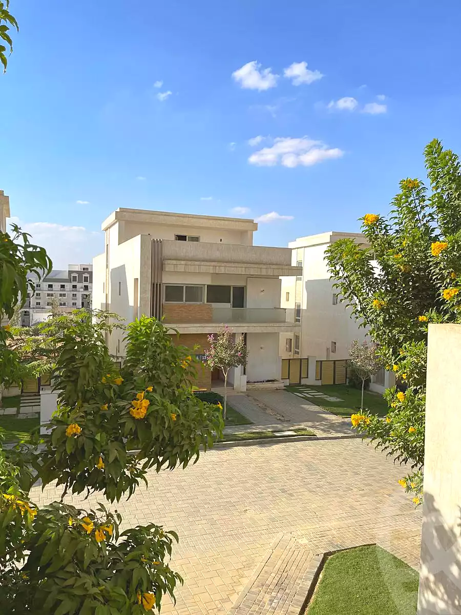 https://aqarmap.com.eg/ar/listing/6849437-for-sale-cairo-new-cairo-compounds-mwntn-fyw-y-syty-club-park-mountain-view-icity