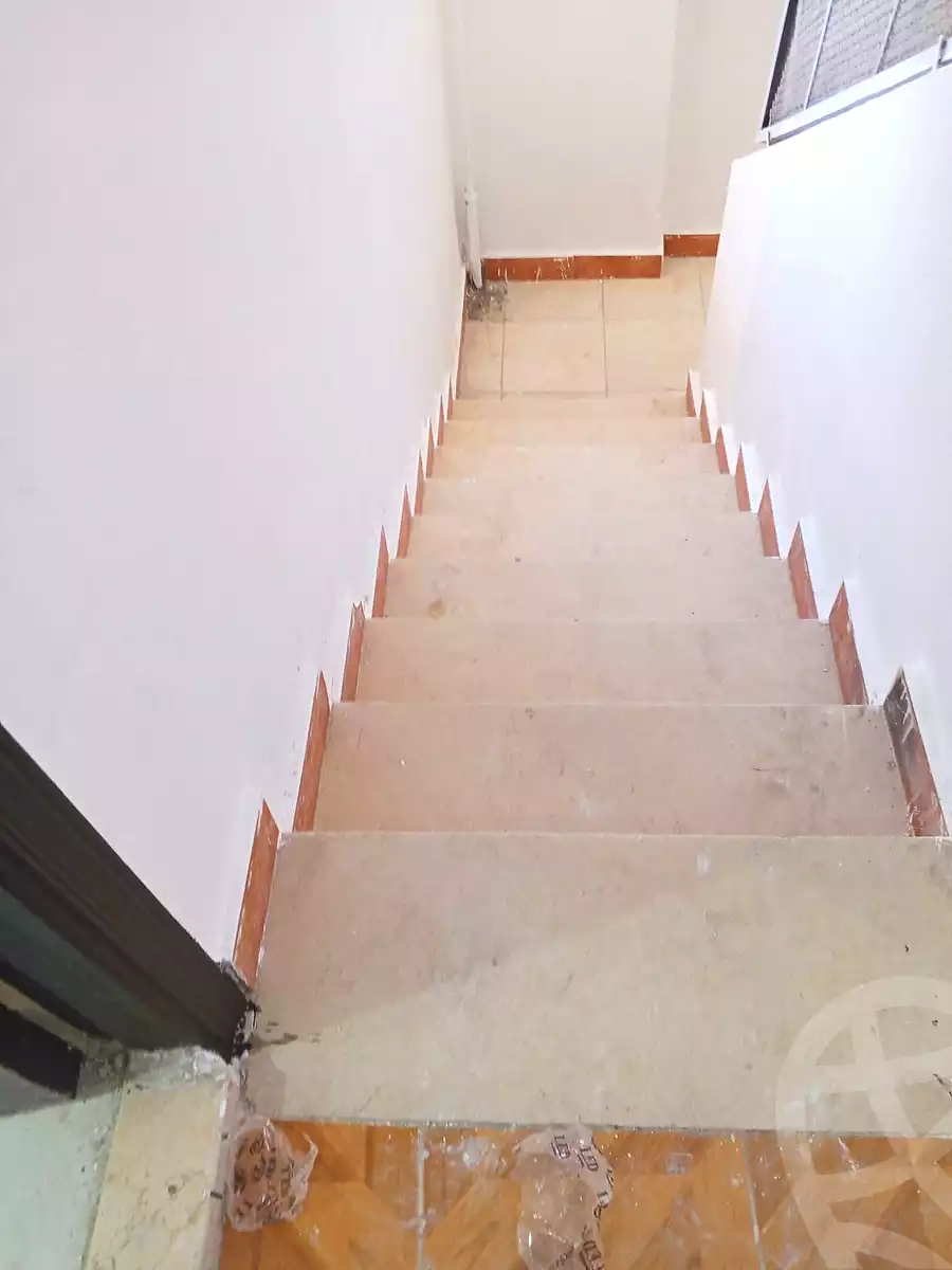 https://aqarmap.com.eg/ar/listing/6850859-for-sale-alexandria-alhadara-new-el-hadra