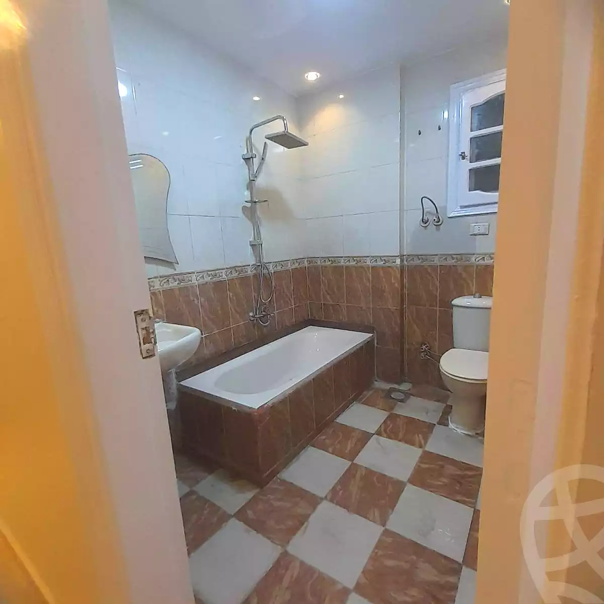 https://aqarmap.com.eg/ar/listing/6852537-for-sale-alexandria-sydy-bshr-sydy-bshr-bhry-gamal-abd-el-nasir-st