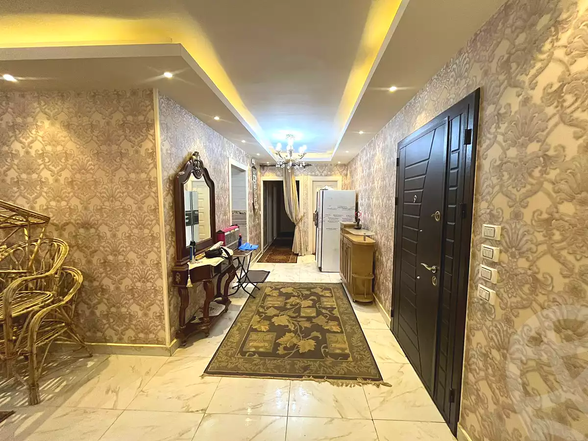 https://aqarmap.com.eg/ar/listing/6853672-for-sale-cairo-el-sheikh-zayed-city-el-hay-eltaseaa-lhy-lts