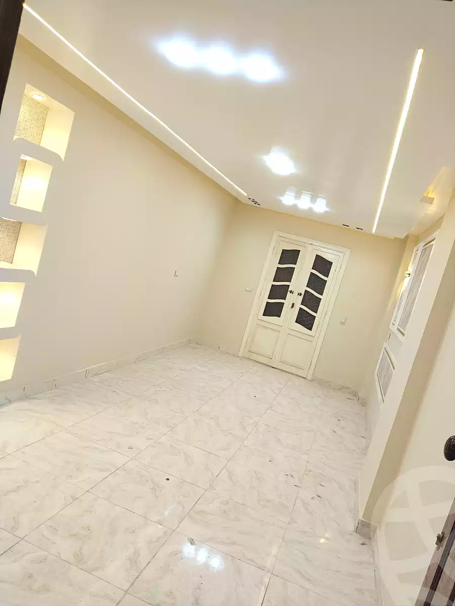 https://aqarmap.com.eg/en/listing/6855042-for-sale-alexandria-al-agamy-bw-ywsf-hosni-mubarak-st