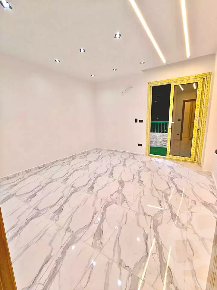 https://aqarmap.com.eg/ar/listing/6856870-for-sale-alexandria-sydy-bshr-sydy-bshr-bhry-khalil-hamada-st