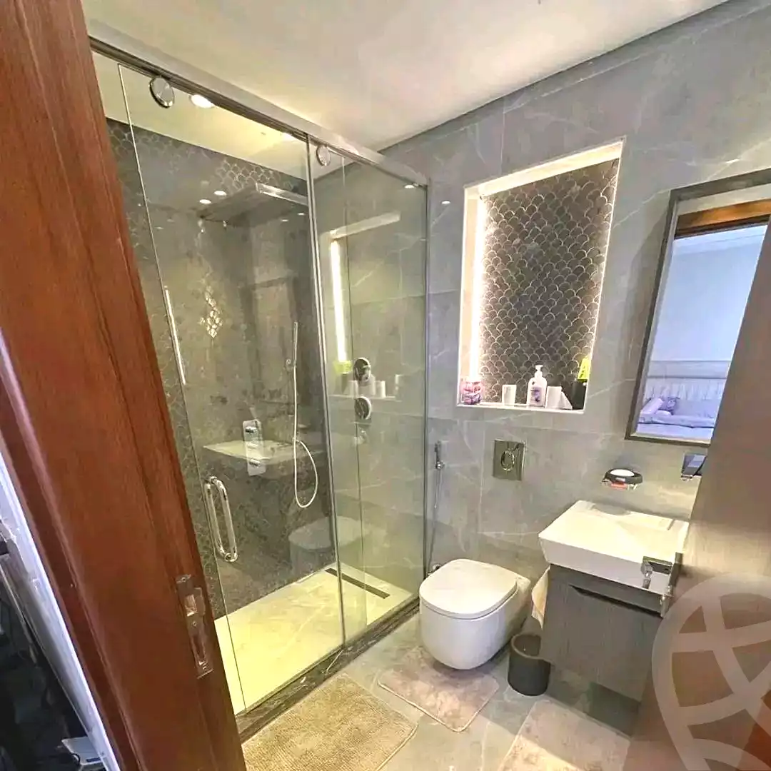 https://aqarmap.com.eg/ar/listing/6857063-for-sale-cairo-new-cairo-compounds-sarai-croons
