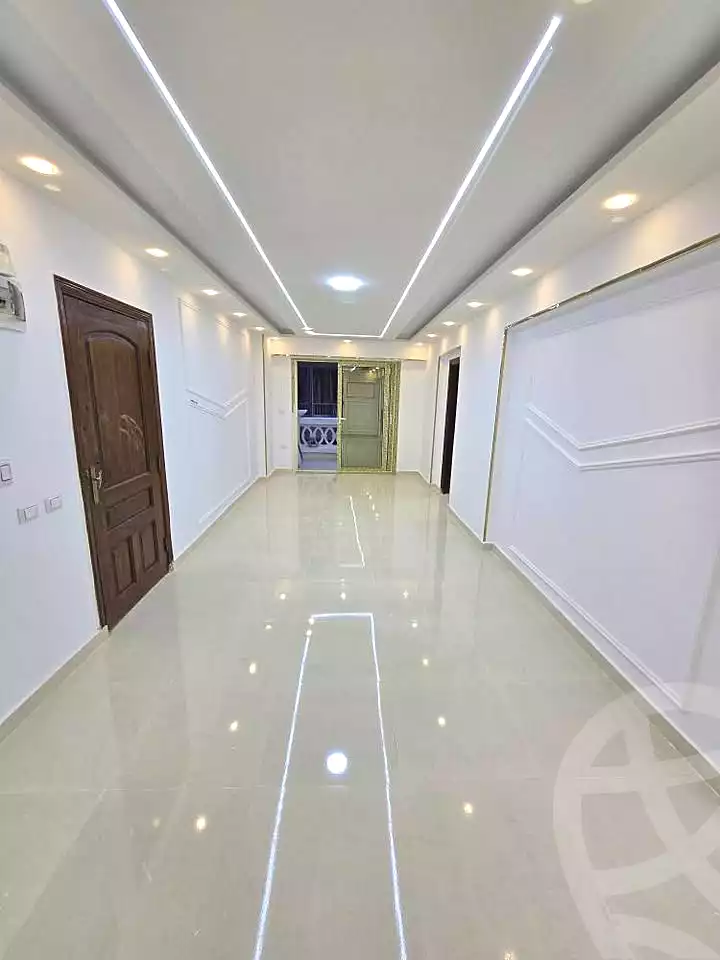 https://aqarmap.com.eg/ar/listing/6858386-for-sale-alexandria-el-mandara-shr-mlk-hfny