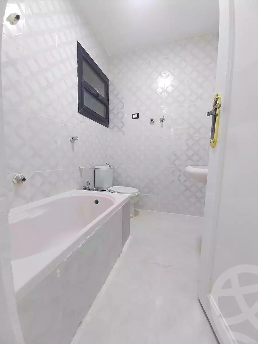 https://aqarmap.com.eg/en/listing/6858908-for-sale-alexandria-al-agamy-shataa-el-nakheel
