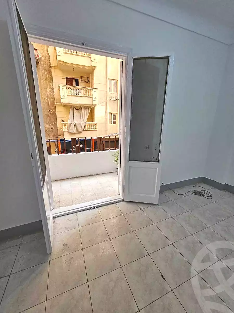 https://aqarmap.com.eg/ar/listing/6859863-for-sale-alexandria-sydy-bshr-sydy-bshr-bhry-amr-el-nogomy-st