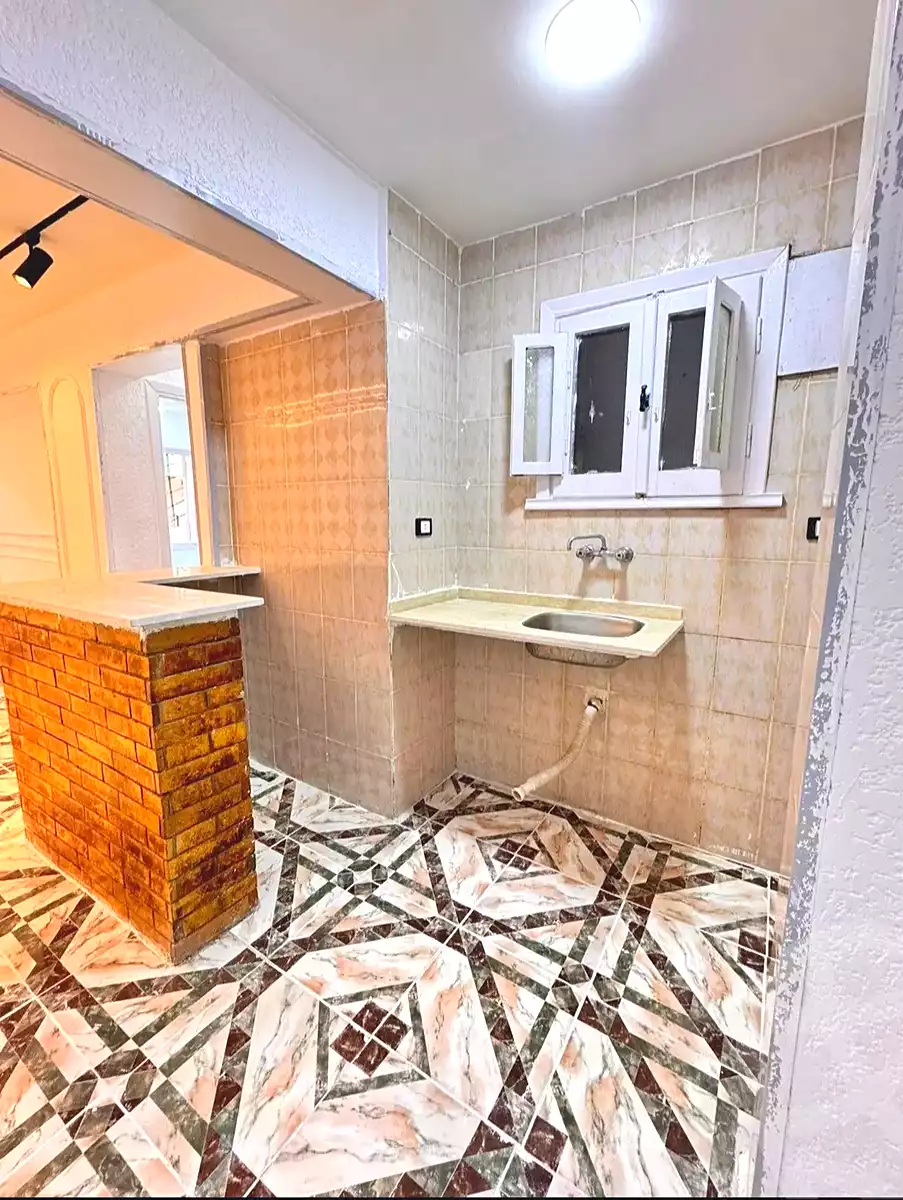 https://aqarmap.com.eg/ar/listing/6860332-for-sale-alexandria-al-agamy-el-kilo-21