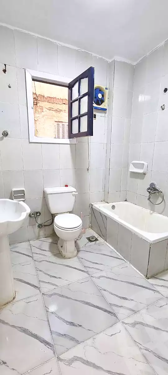https://aqarmap.com.eg/en/listing/6860011-for-sale-alexandria-al-agamy-shataa-el-nakheel-street-10