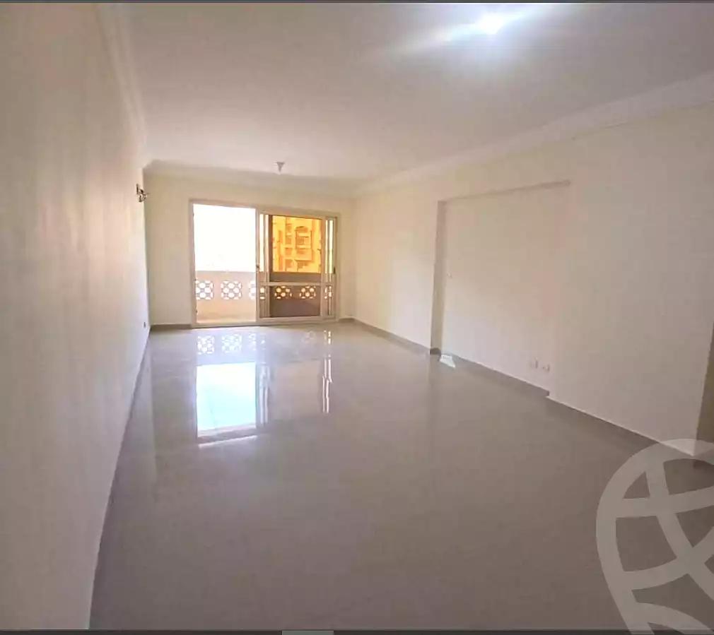 https://aqarmap.com.eg/ar/listing/6864677-for-rent-alexandria-ganaklis-shr-mrtdy-bsh