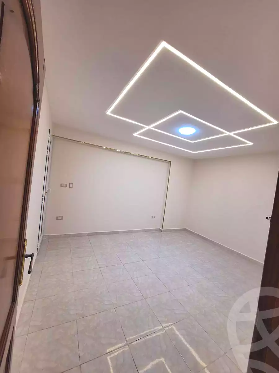 https://aqarmap.com.eg/ar/listing/6867265-for-sale-alexandria-sydy-bshr-sydy-bshr-bhry-shr-mhmwd-l-yswy