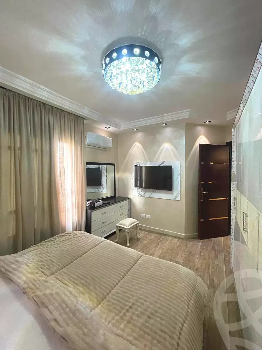 https://aqarmap.com.eg/en/listing/6870350-for-rent-cairo-new-cairo-lrhb-city-phase-5-talaat-mostafa-st