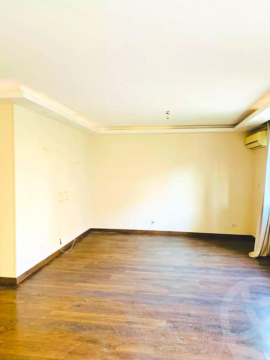 https://aqarmap.com.eg/ar/listing/6870494-for-sale-cairo-new-cairo-lrhb-city-phase-4-ahmed-oraby-st