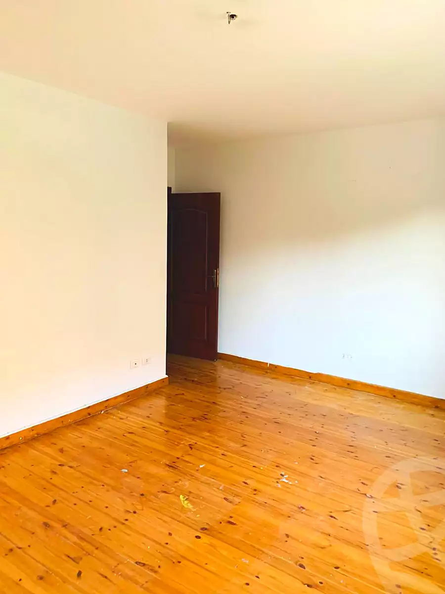 https://aqarmap.com.eg/ar/listing/6870494-for-sale-cairo-new-cairo-lrhb-city-phase-4-ahmed-oraby-st