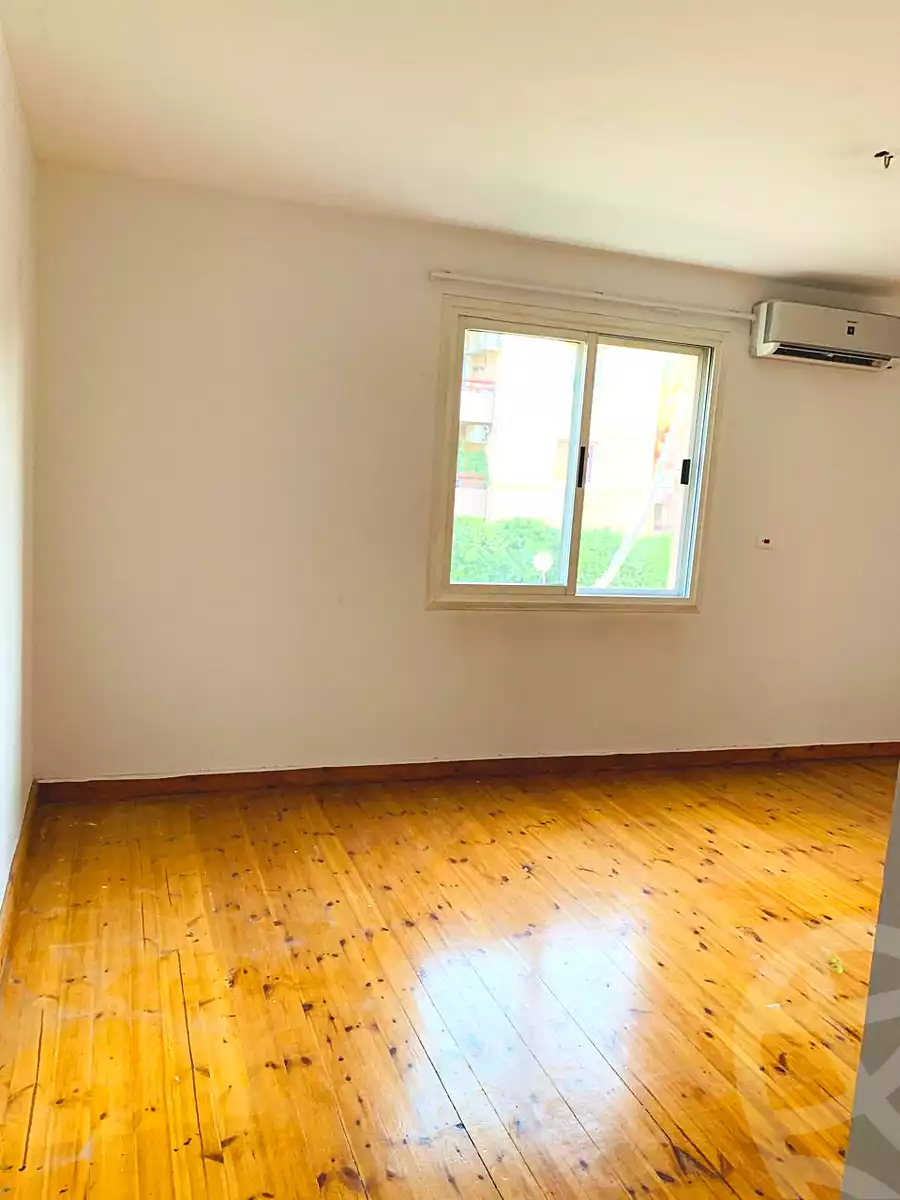 https://aqarmap.com.eg/ar/listing/6870494-for-sale-cairo-new-cairo-lrhb-city-phase-4-ahmed-oraby-st