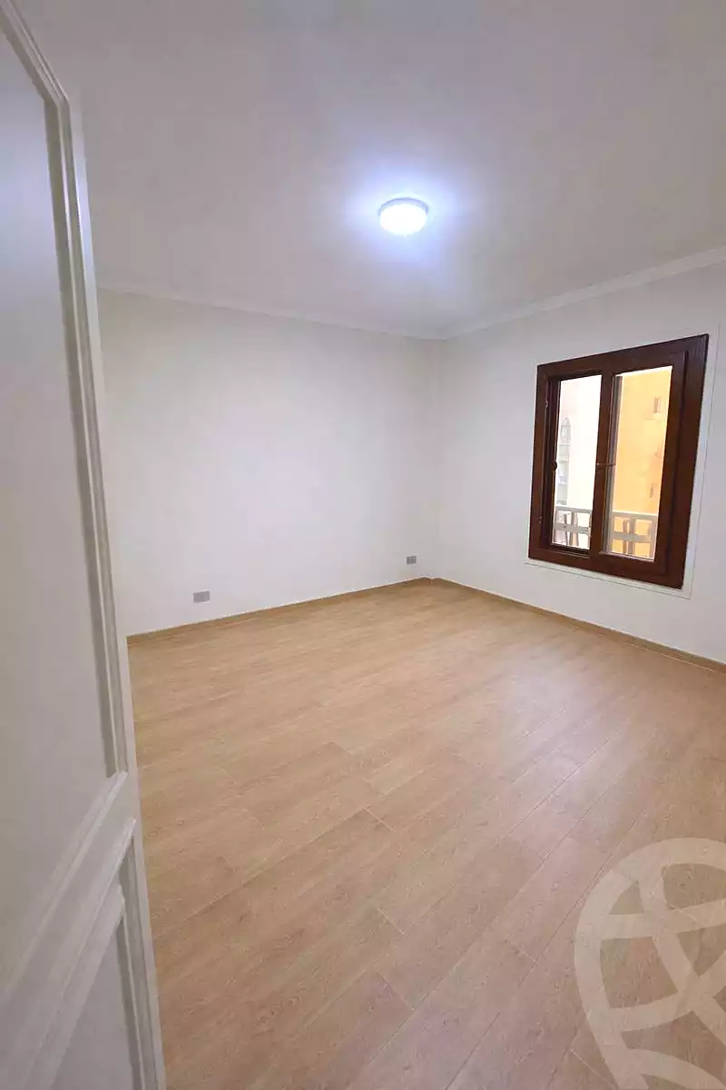 https://aqarmap.com.eg/ar/listing/6870511-for-sale-cairo-new-cairo-lrhb-city-phase-5-talaat-mostafa-st