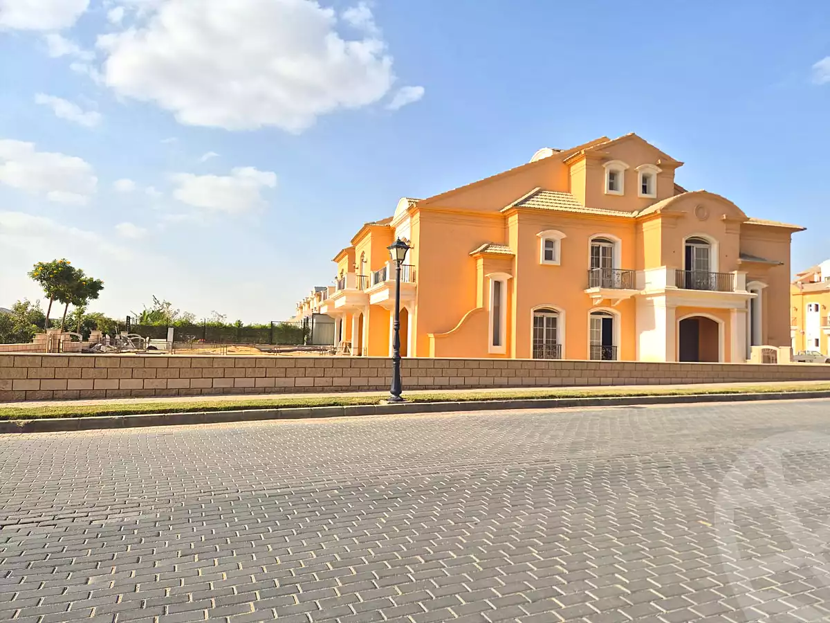 https://aqarmap.com.eg/en/listing/6871462-for-sale-cairo-new-cairo-compounds-layan-residence-manazel
