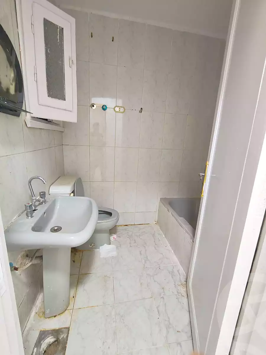 https://aqarmap.com.eg/en/listing/6872795-for-sale-alexandria-al-agamy-shataa-el-nakheel-street-10