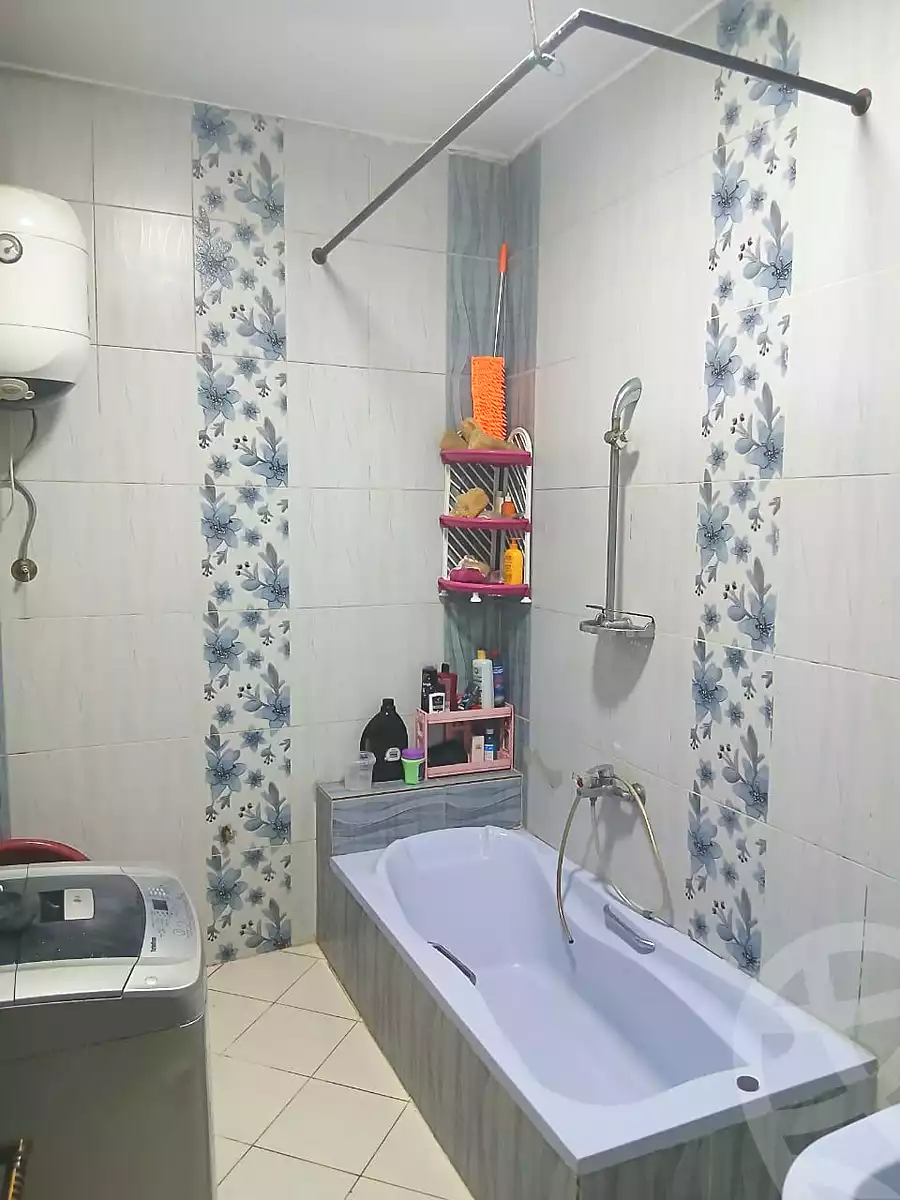 https://aqarmap.com.eg/en/listing/6873643-for-sale-cairo-helwan-hadayek-helwan-nile-corniche-st