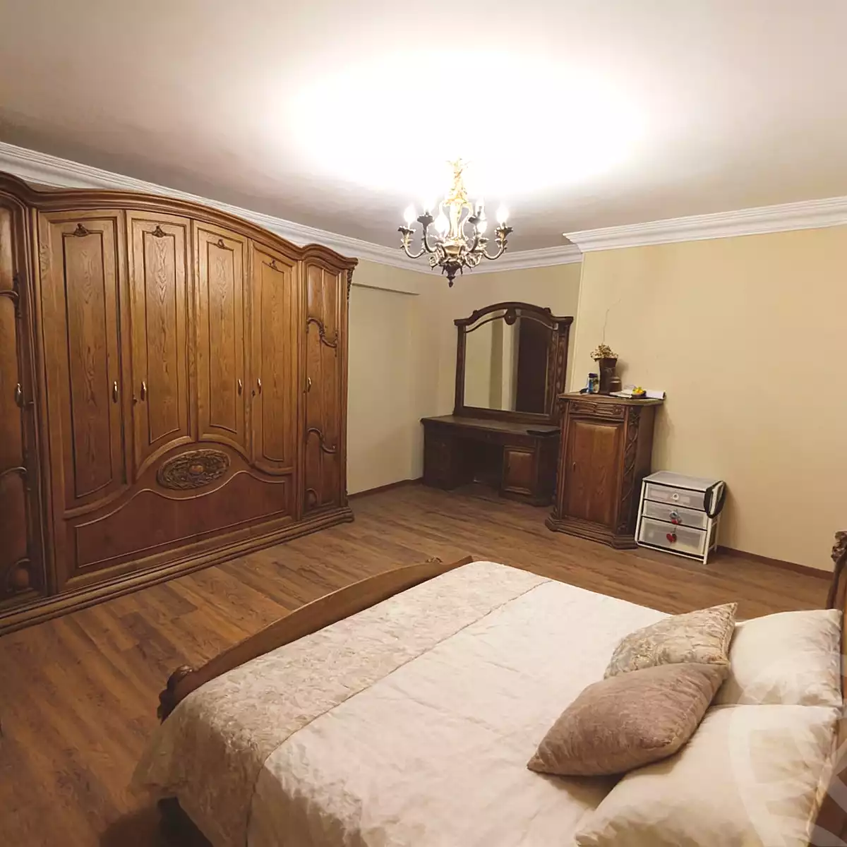 https://aqarmap.com.eg/ar/listing/6874579-for-sale-cairo-6th-of-october-el-ahyaa-neighborhood-2nd-divided-from-al-kafrawei-st