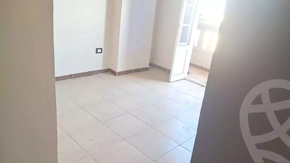 https://aqarmap.com.eg/ar/listing/6875862-for-rent-alexandria-ganaklis-el-arwam-church-st