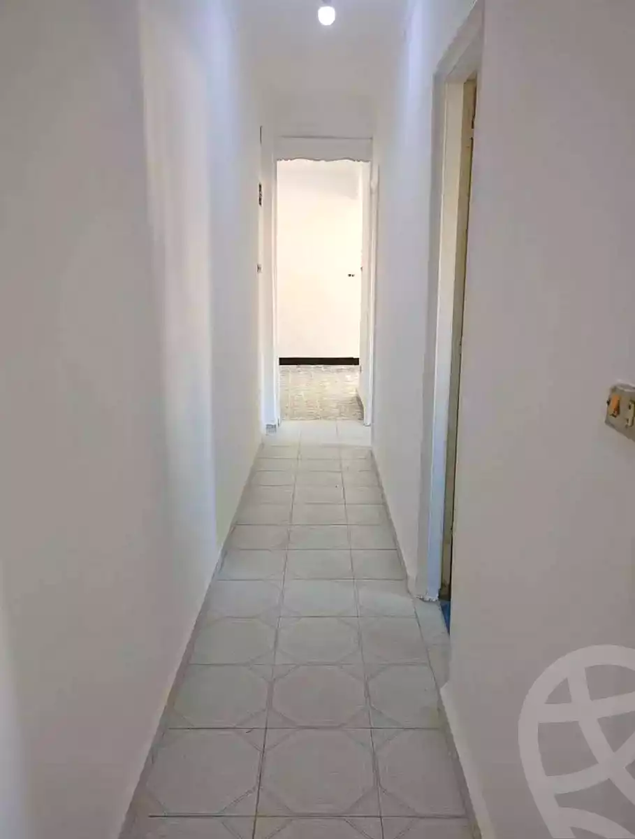 https://aqarmap.com.eg/ar/listing/6876894-for-sale-alexandria-sydy-bshr-shr-mlk-hfny