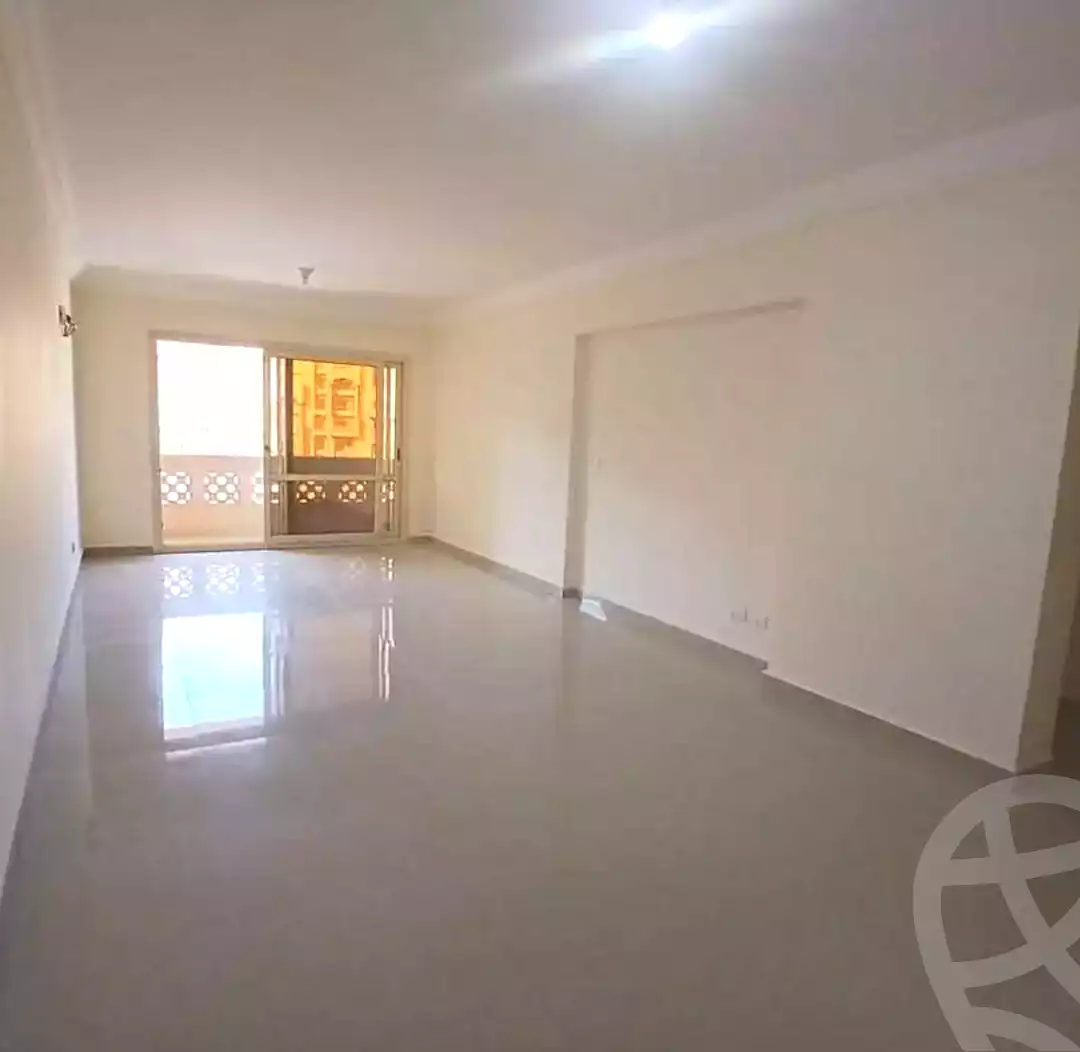 https://aqarmap.com.eg/en/listing/6877688-for-rent-alexandria-ganaklis-shr-mrtdy-bsh