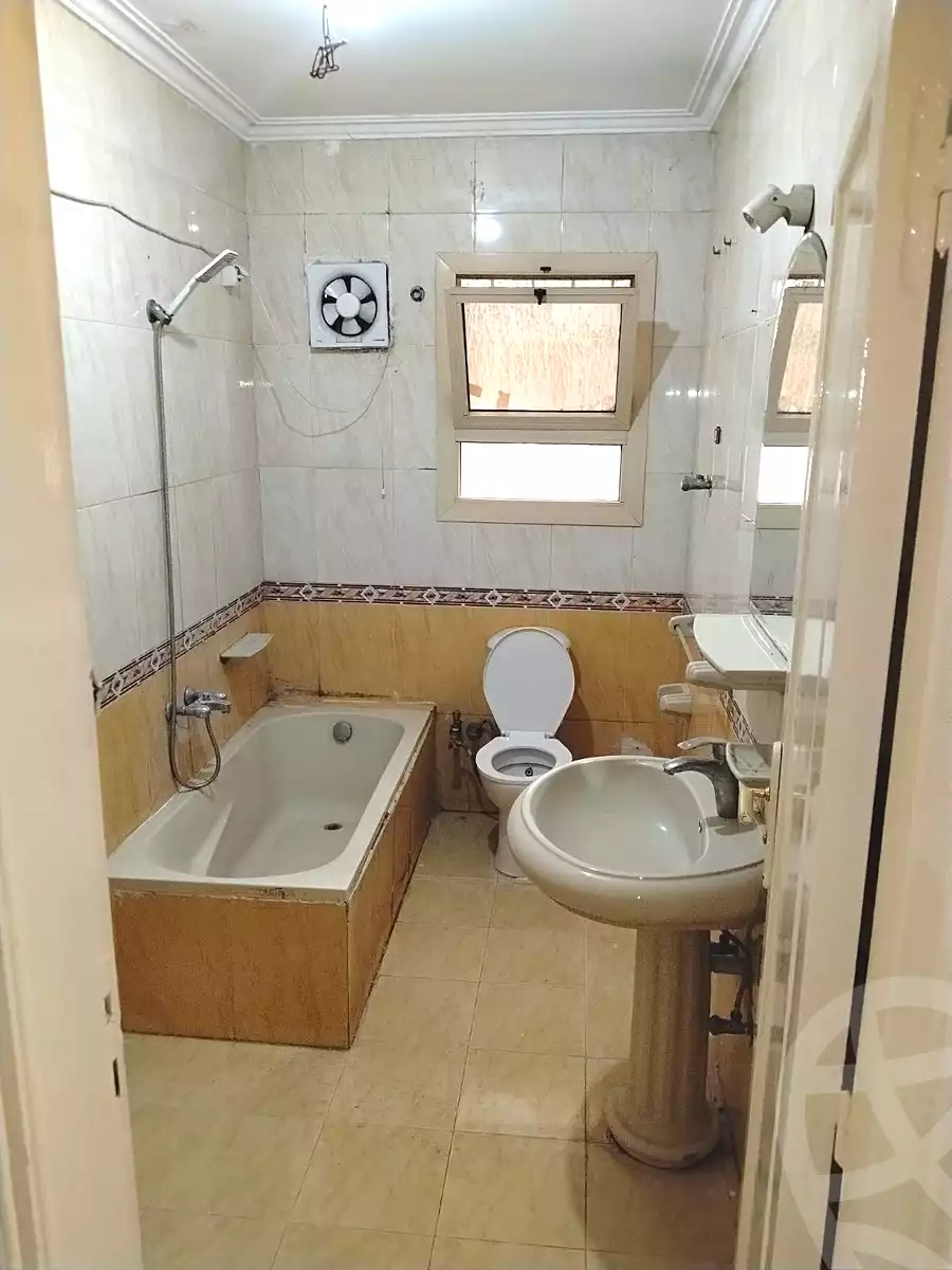 https://aqarmap.com.eg/ar/listing/6877863-for-rent-cairo-6th-of-october-el-ahyaa-neighborhood-8th-street-11