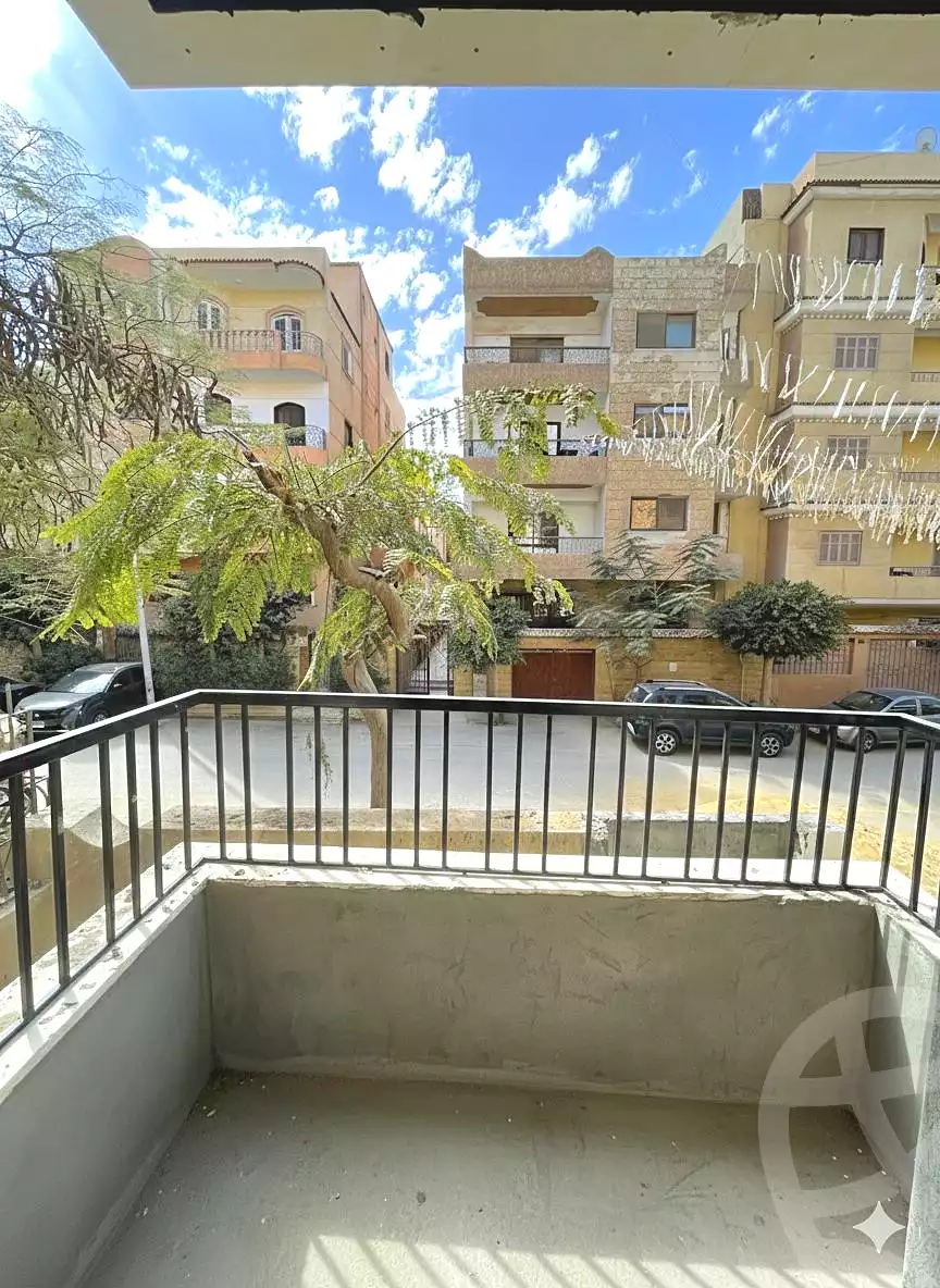 https://aqarmap.com.eg/ar/listing/6877905-for-sale-cairo-6th-of-october-el-ahyaa-neighborhood-2nd-divided-from-al-kafrawei-st