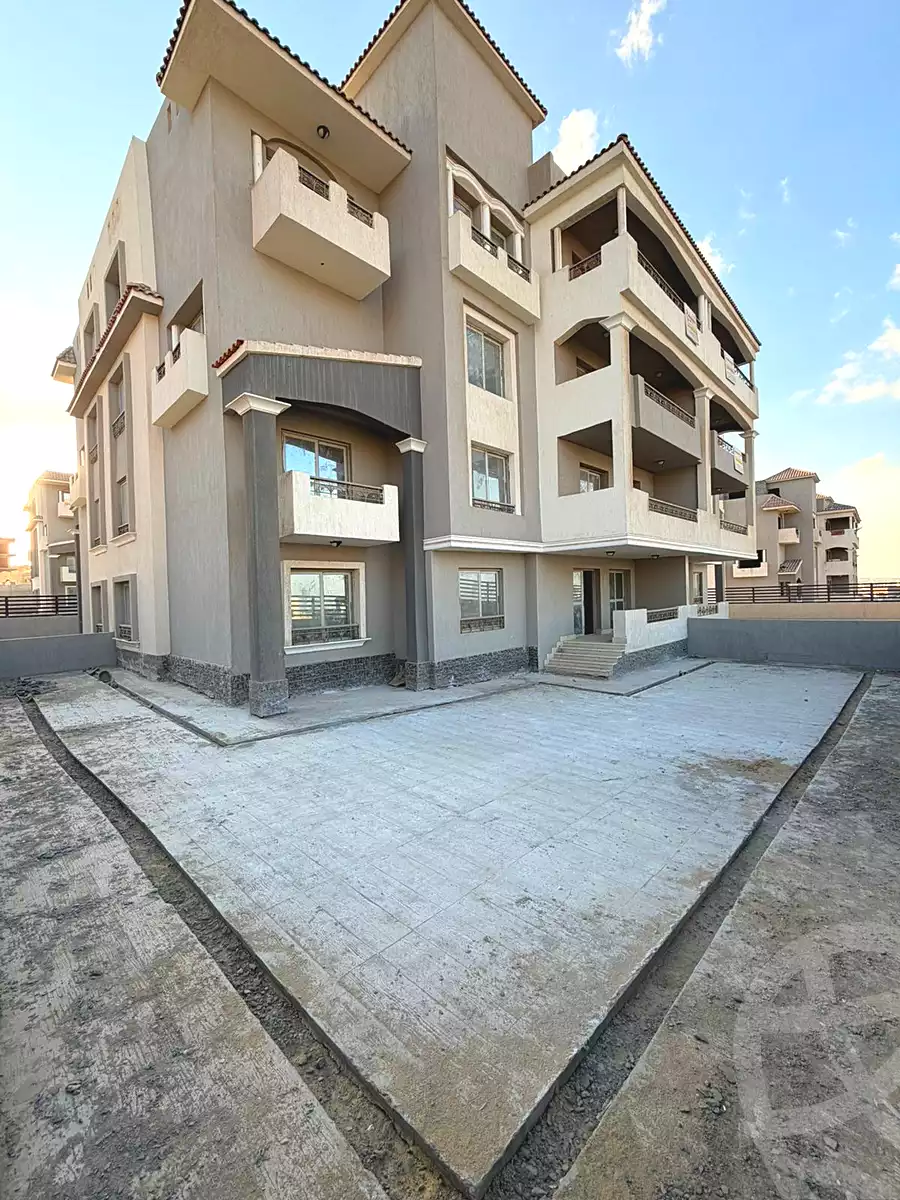 https://aqarmap.com.eg/ar/listing/6877925-for-sale-cairo-el-sheikh-zayed-city-compounds-el-khamayel