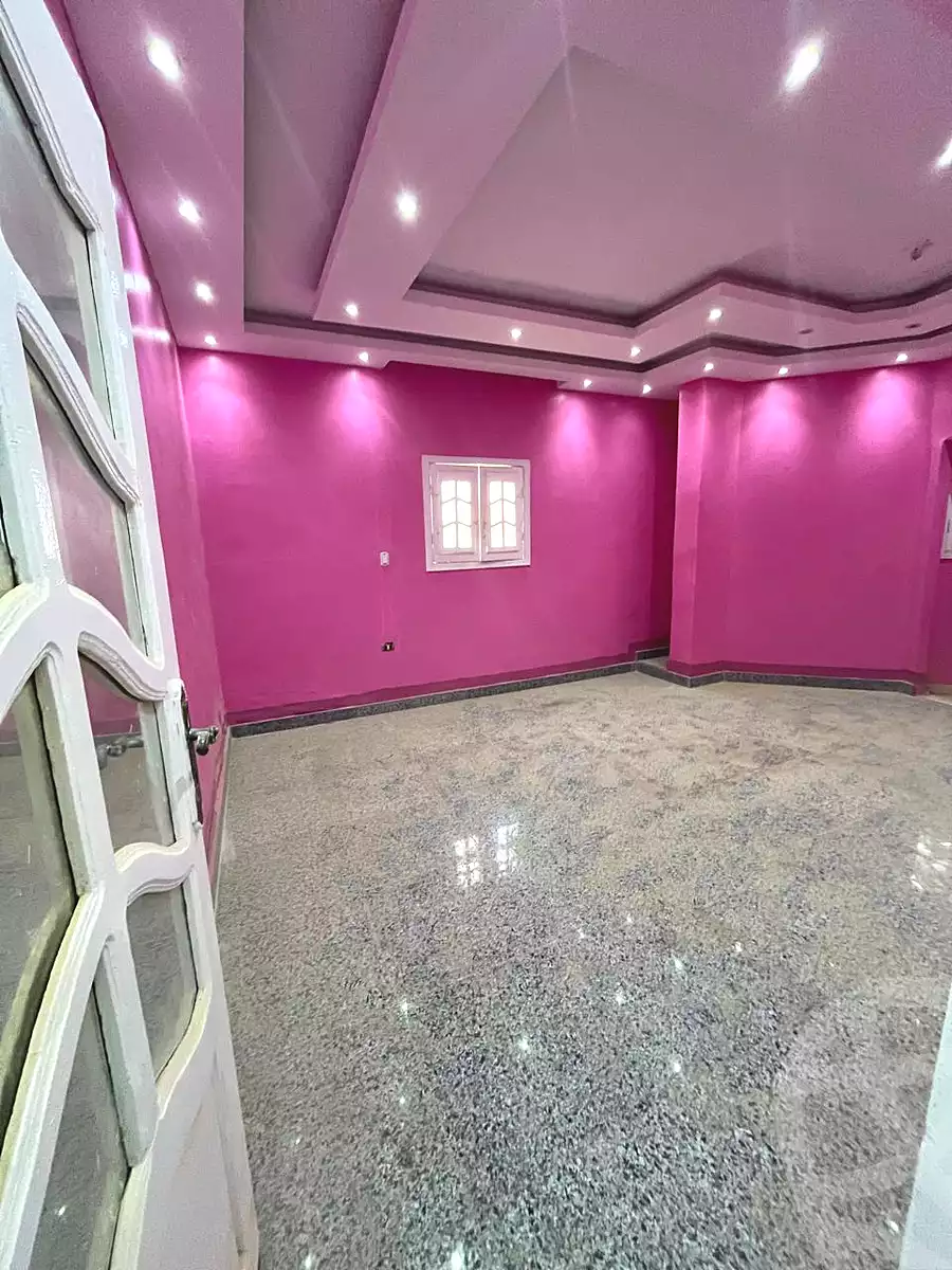 https://aqarmap.com.eg/ar/listing/6877937-for-sale-cairo-el-sheikh-zayed-city-el-hay-el-hady-ashaer-area-1-street-10