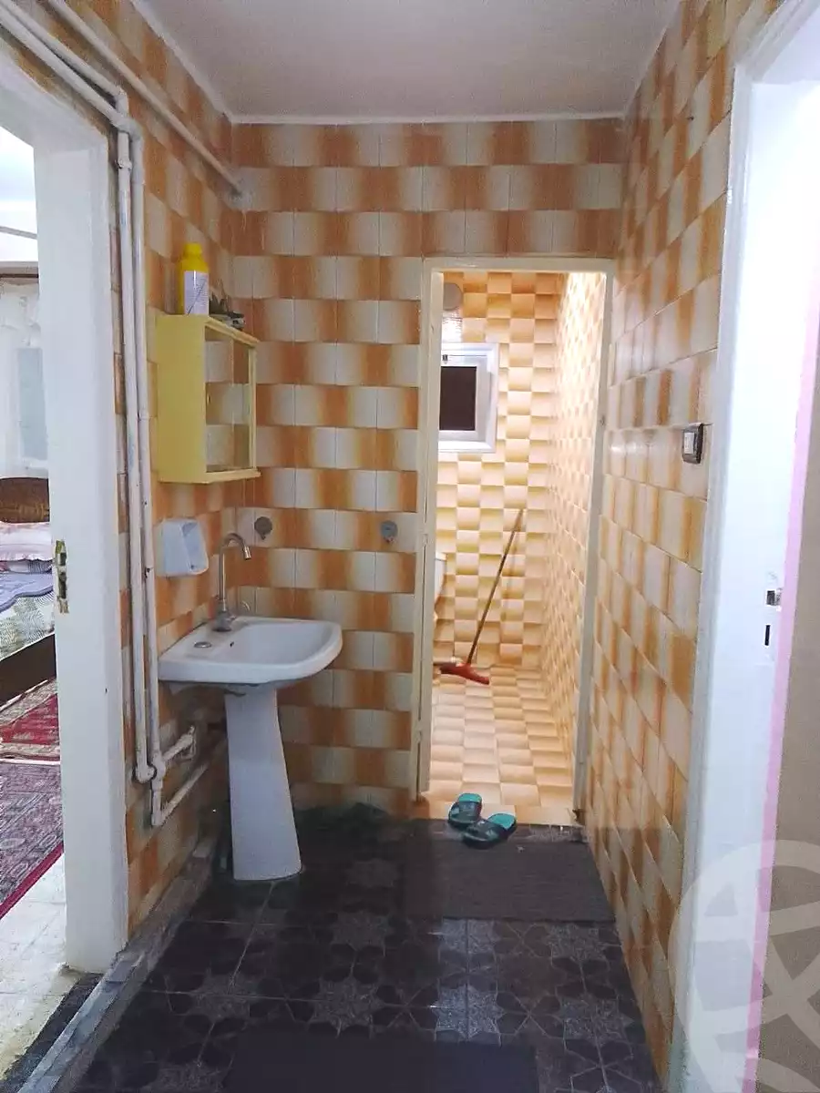 https://aqarmap.com.eg/en/listing/6876733-for-sale-cairo-helwan-el-shareaa-el-sharby-st