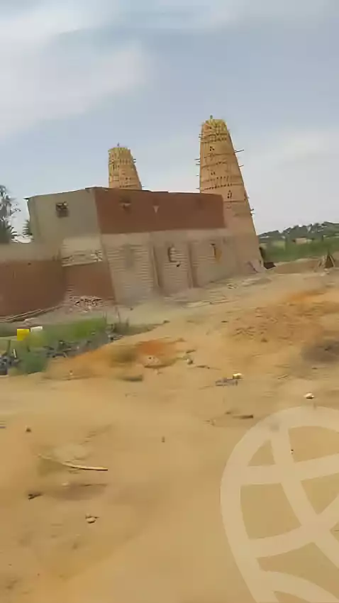 https://aqarmap.com.eg/ar/listing/6880319-for-sale-cairo-el-sheikh-zayed-city-alex-cairo-desert-road-kmbwnd-fy-tryq-skndry-lshrwy