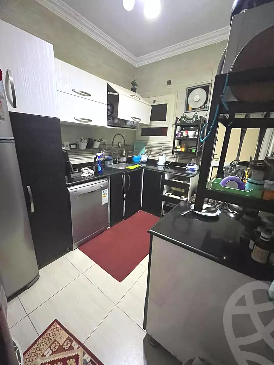 https://aqarmap.com.eg/ar/listing/6884141-for-sale-cairo-6th-of-october-el-ahyaa-neighborhood-2nd-divided-from-al-kafrawei-st