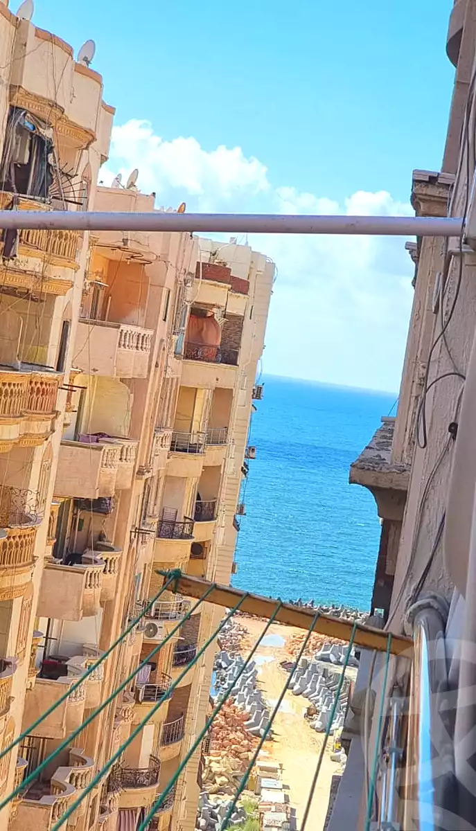 https://aqarmap.com.eg/ar/listing/6884425-for-sale-alexandria-el-saraya-el-geish-rd