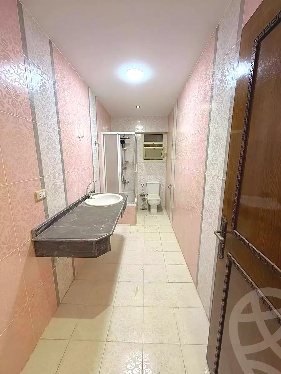 https://aqarmap.com.eg/ar/listing/6887189-for-sale-alexandria-sydy-bshr-sydy-bshr-bhry-shr-mhmwd-l-yswy
