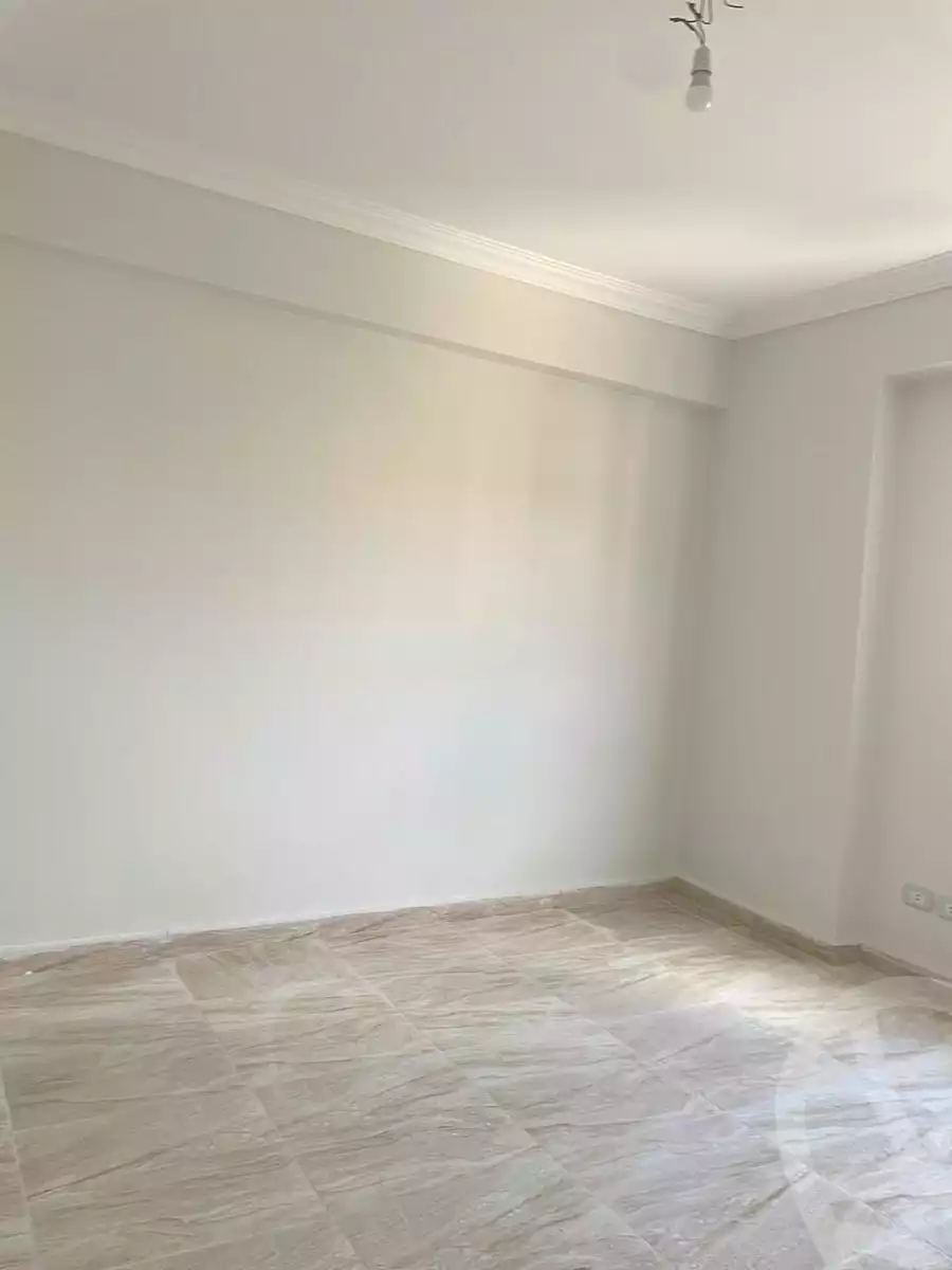 https://aqarmap.com.eg/en/listing/6889698-for-rent-cairo-el-sheikh-zayed-city-el-hay-el-hady-ashaer-area-1-street-10