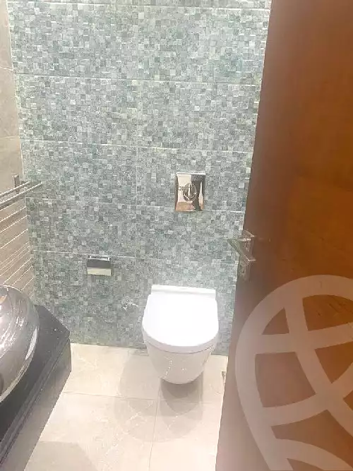 https://aqarmap.com.eg/en/listing/6889796-for-sale-cairo-new-cairo-compounds-kyrw-byzns-blz-btr-hwm-llttwyr