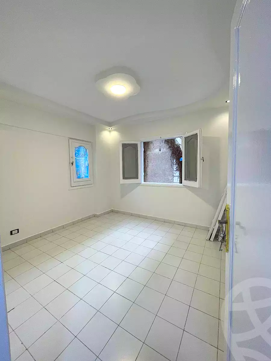 https://aqarmap.com.eg/ar/listing/6890147-for-sale-alexandria-al-agamy-shataa-el-nakheel