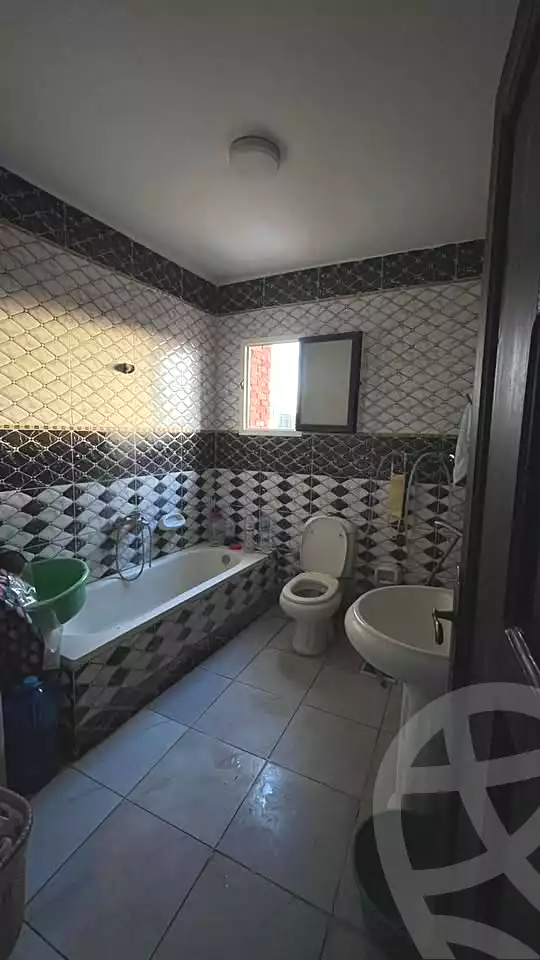 https://aqarmap.com.eg/ar/listing/6891987-for-sale-alexandria-al-agamy-lbytsh-qased-kareem-st