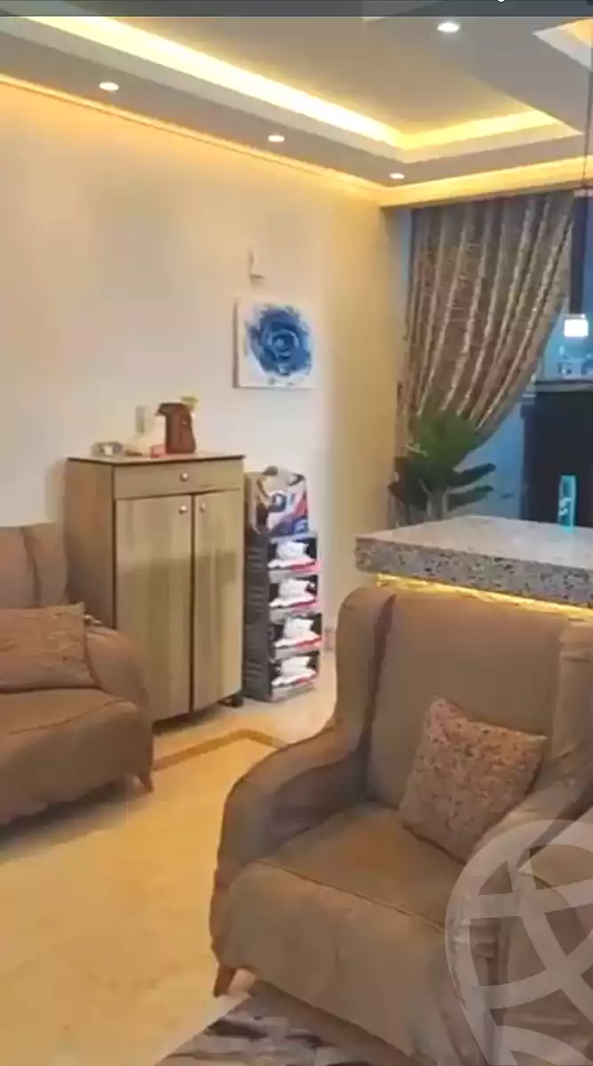 https://aqarmap.com.eg/ar/listing/6892430-for-sale-cairo-el-sheikh-zayed-city-el-hay-el-hady-ashaer-area-4-el-marwa-st