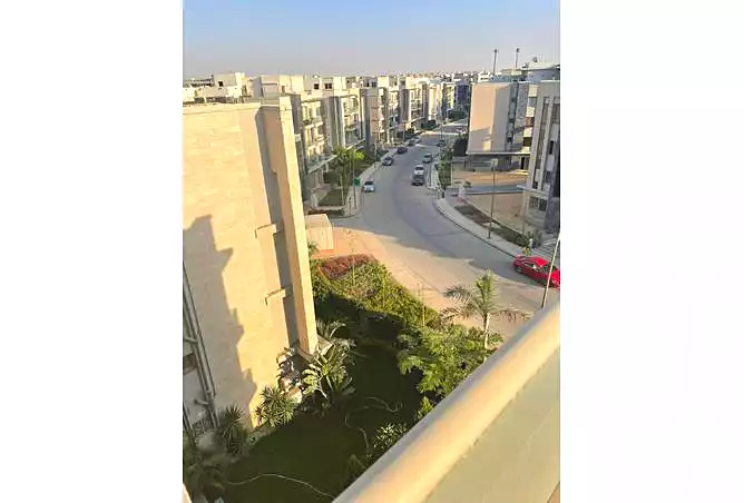 https://aqarmap.com.eg/ar/listing/6893080-for-sale-cairo-new-cairo-compounds-galleria-moon-valley-compound-arabia